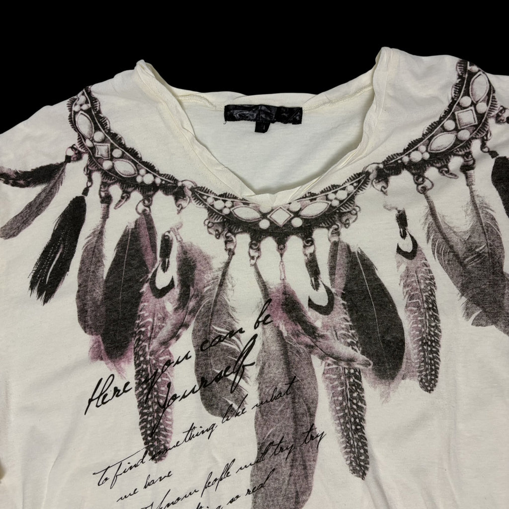 00' Feather Graphic Text T-shirt