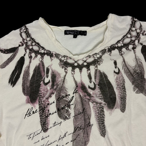 00' Feather Graphic Text T-shirt