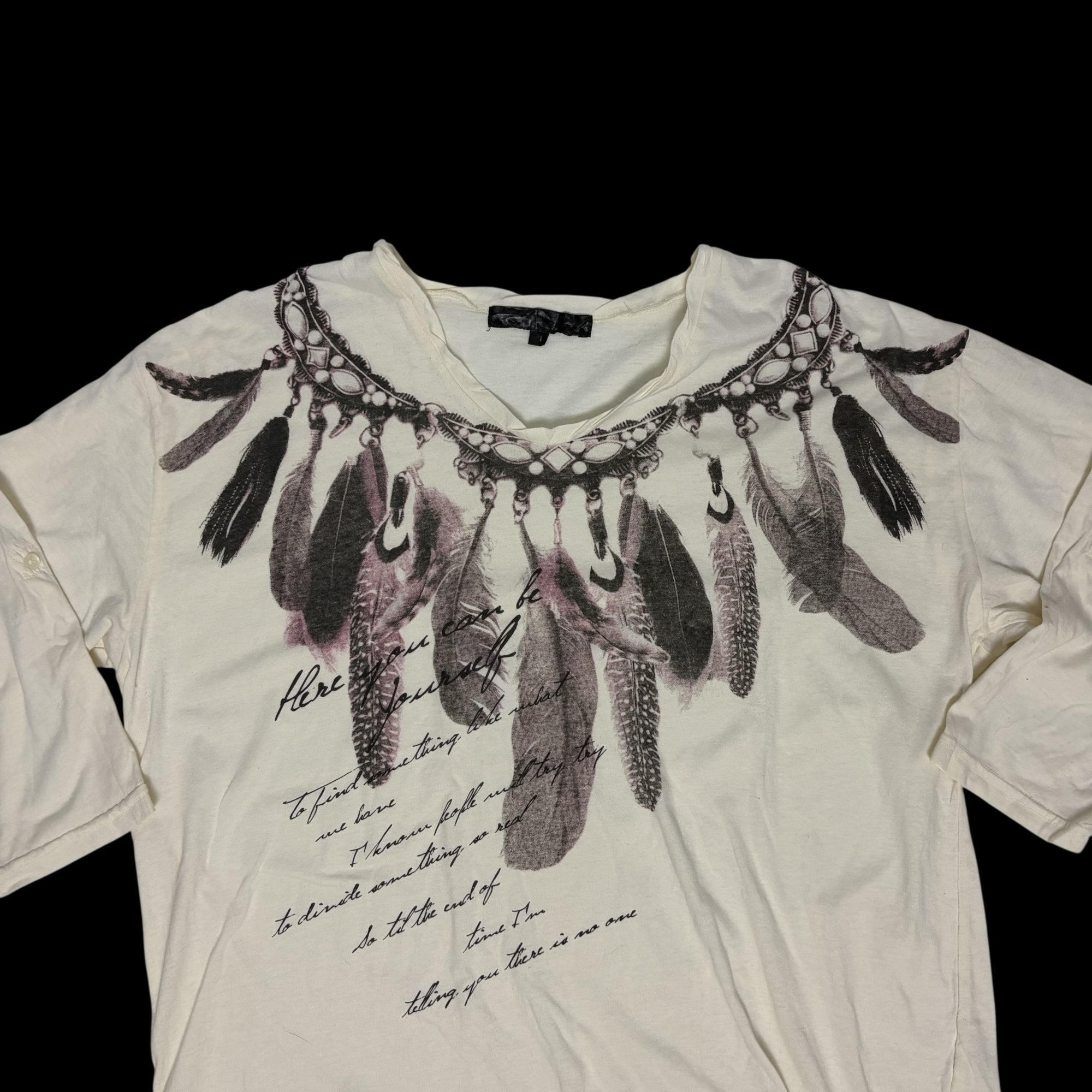 00' Feather Graphic Text T-shirt