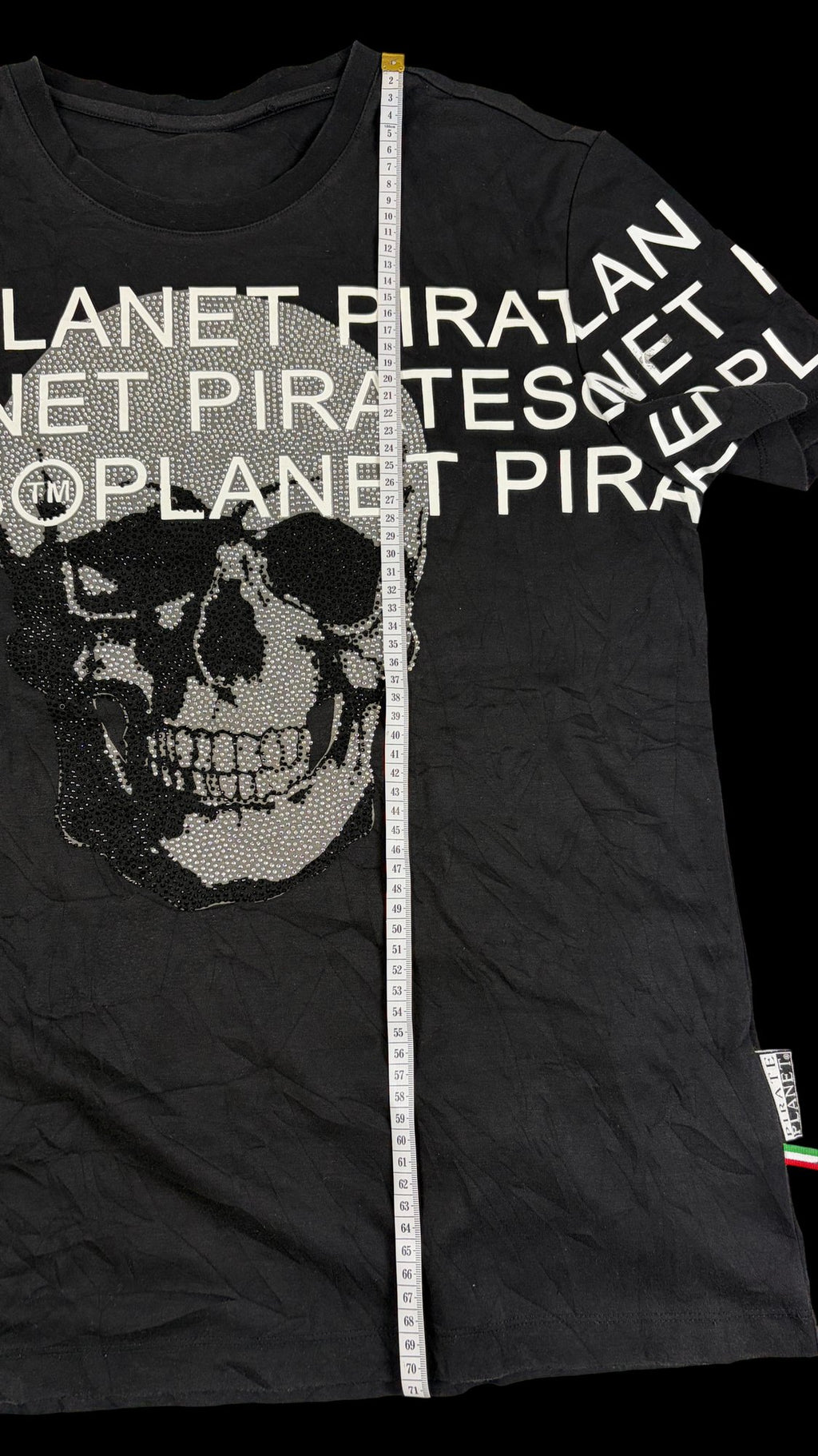 00' Planet Pirates Skull Graphic Tee