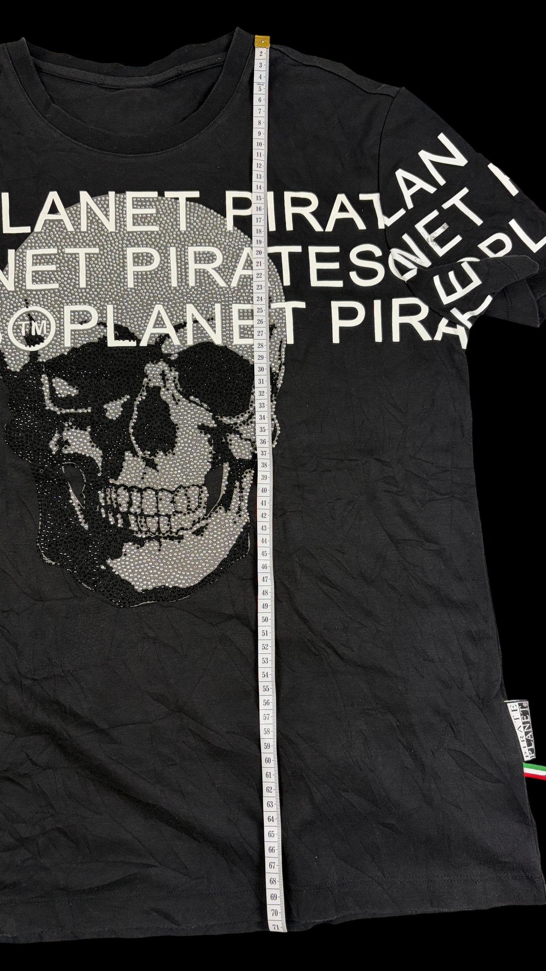 00' Planet Pirates Skull Graphic Tee