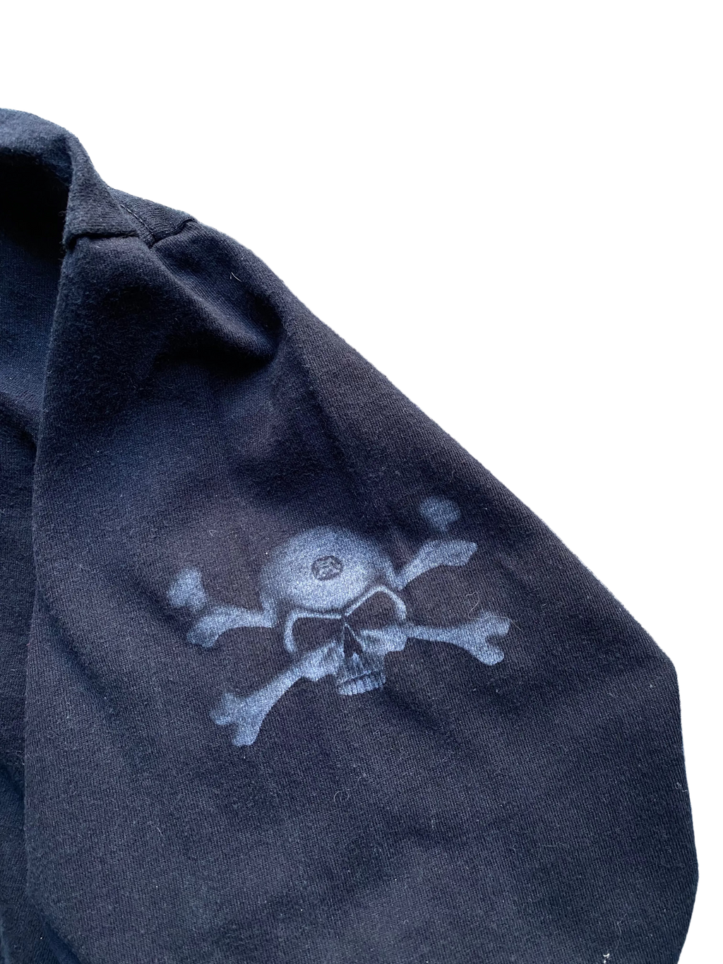 00' Skull & Crossbones Faded Shirt