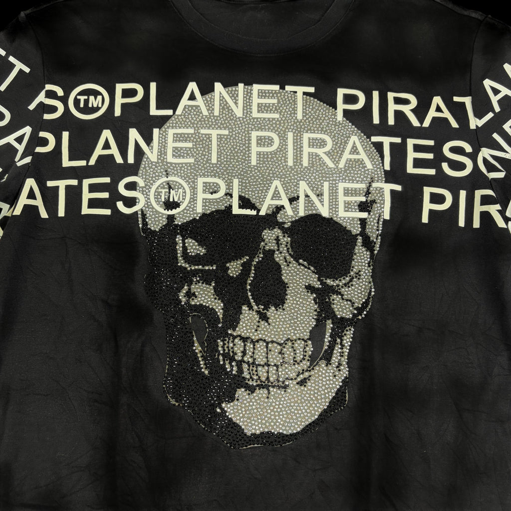 00' Planet Pirates Skull Graphic Tee