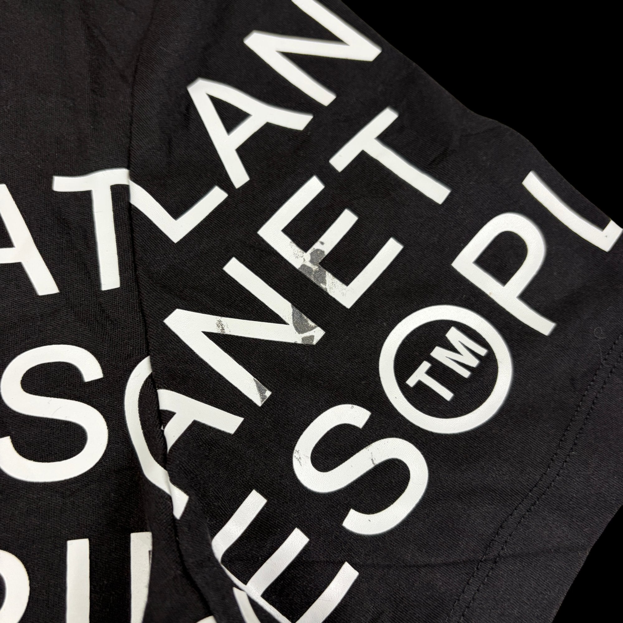 00' Planet Pirates Skull Graphic Tee